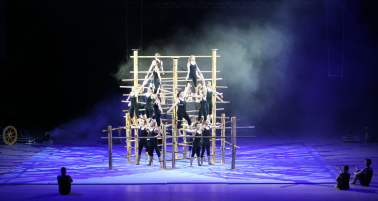 Choreographie: Der Turm